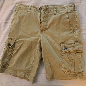 American Eagle Classic cargo shorts